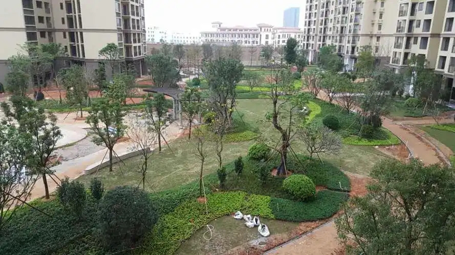 吳忠市區(qū)2014年才機(jī)廠片區(qū)、羅渠二期續(xù)建公共租賃住房、吳忠市市區(qū)工礦棚戶區(qū)、早元農(nóng)機(jī)市場片區(qū)項(xiàng)目綠化工程