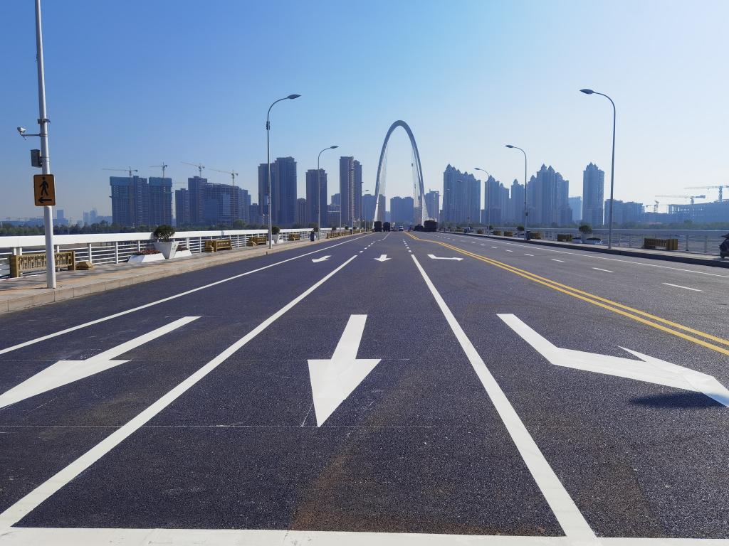 西安浐灞國際港(浐灞片區(qū))2025-2026年道路清掃保潔服務(wù)項(xiàng)目